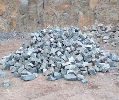 construction stone 
 per trolly 2000