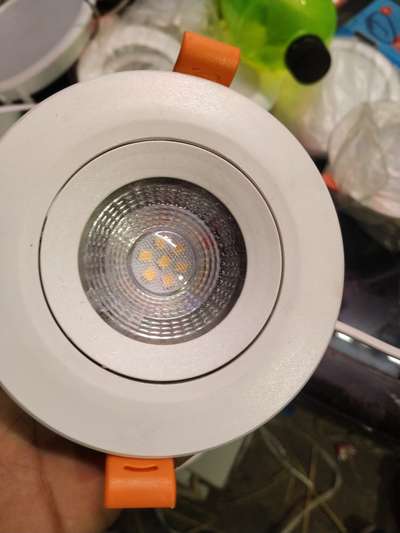 9watt  lens model 
cutting size 3 inch
coloured white  ,natural white w/white quantity 100pc   kam se kam 1 year guarantee all colour me mil jayega