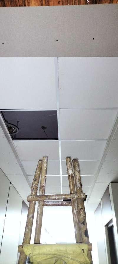 grid ceiling 2×2 with gypsum patta office