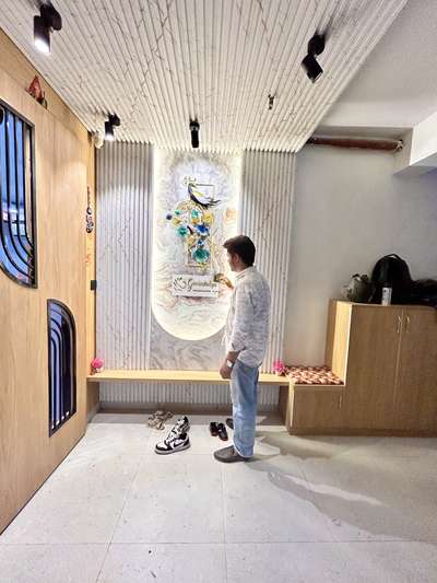 🚪✨ "Ek simple door ko diya gaya ek luxurious makeover jo sabka attention grab kar raha hai!"
Design that speaks before you even enter. 🏡🔑

📍 Location: JKG Palm Court
👷‍♂️ Execution by: @jiointerior – Where every detail meets perfection.

💡 Modern textures | Warm lighting | Clean geometry
🎥 Dekhiye transformation ka asli magic — before & after ka ultimate visual treat! 🔁

👇
❤️ Like karo
💬 Batayo kaisa laga
🔗 Share karo kisi interior lover ke saath

#MainDoorDesign #LuxuryEntrance #JioInterior #JKGPalmCourt #BeforeAfterMagic #InteriorGoals #ReelTransformation #DesiLuxury #HomeVibes #ViralReelIndia