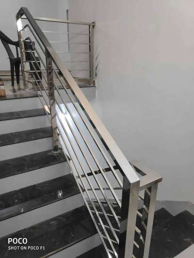 [5000 per mtr]
stainless-steel hand rails
#StainlessSteelBalconyRailing #SteelStaircase #handrails #handrail #besthome #Best_designers #HomeDecor #GlassHandRailStaircase #StaircaseDecors #Weldingwork #welldesign