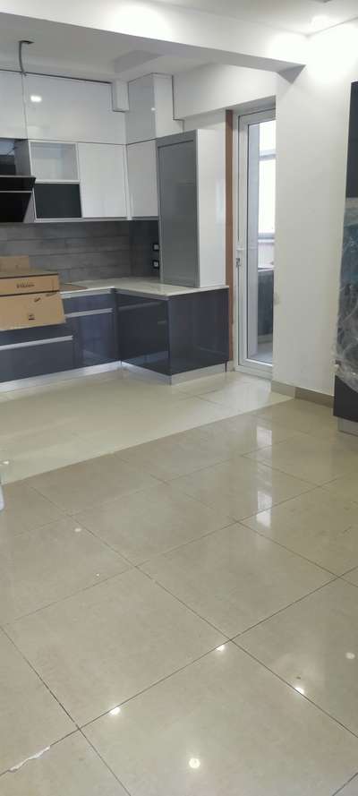 *interior work*
carpentry with high gloss laminate