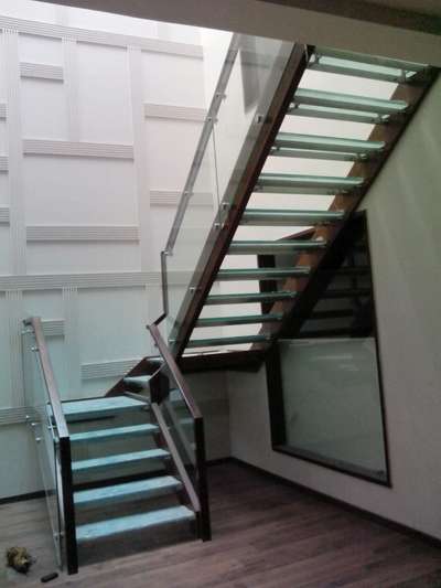 my wofk duplex stairs at  anad vihar delhi .....
8700033565