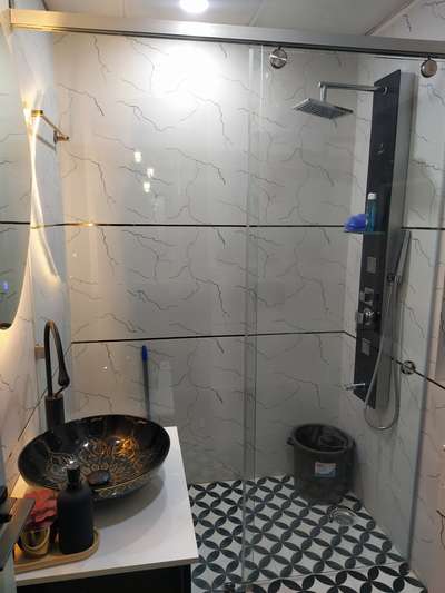 shower 🚿 enclosure#glass #Toughened_Glass #trendingdesign #likeandshare #share #viralkolo #follow_me #follow #newdesign #glassfilmservice #new_home #InteriorDesigner #Architect