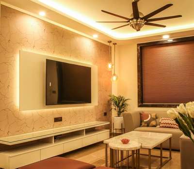 Home is made of love n dreams😍
#LivingroomDesigns #WallDecors #Wallpaper 

For more details dm me.
