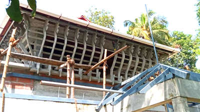 Charupadi/koothambalam Charupadi /site out chair/balcony