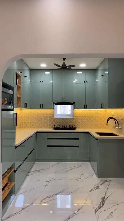 modular kitchen #InteriorDesigner #architecturedesigns #KitchenInterior #LivingroomDesigns #4BHKPlans #3BHKPlans #HouseDesigns #ModularKitchen #KitchenIdeas #LargeKitchen #falcelling #WoodenKitchen #KitchenTiles #FlooringTiles #kitchentops #interiorpainting #luxuryhomedecore