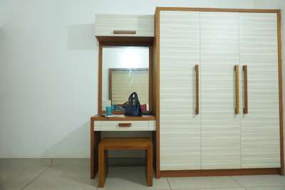 #3DoorWardrobe #WardrobeIdeas #teakveneer #WardrobeIdeas #WardrobeDesigns