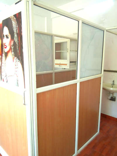 beauty parlor partition work