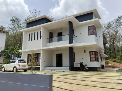 Asianpaints beautiful home painting service completed site at Sreekandapuram 🔥🏆

#asianpaint #HomeDecor #TexturePainting #wood_polishing