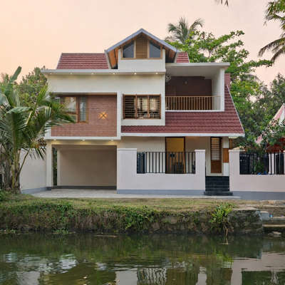I R E S I D E N C E   A T  T H A K A Z H I I
Place : ALAPPUZHA 
Area : 1540 sq ft
Category : Residential (3 bhk)
Style : Tropical 
Type : Design
Status : Completed 
 #residence #residentialproject #keralaresidence #keralaarchitecture #keralastyle #keralahomes #tropical #tropicalstyle #tropicalarchitecture #architecture #architecturevibes #homedesign #designkerala #beautifulhomes #architecturelovers #completed_house_construction #completed🎊😍 #3bhk #architecturedaily #budgethomes #waterfront