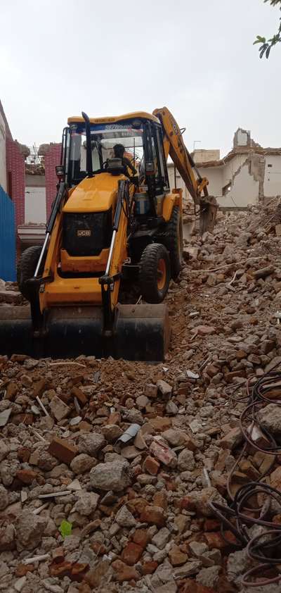 *JCB HIRING*
JCB 3DX HIRING FOR EXCAVATIONS AND BREAKING OF 8HRS OF DUTY