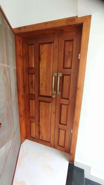 തേക്കിൻ തടിയിലുള്ള ഡോർ lock ഉൾപ്പെടെ