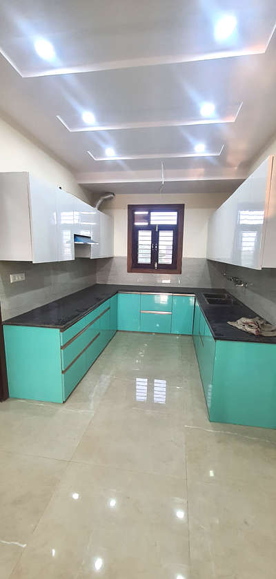 #kola  #delhincr  #InteriorDesigner  #KitchenIdeas  #LargeKitchen  #KitchenRenovation