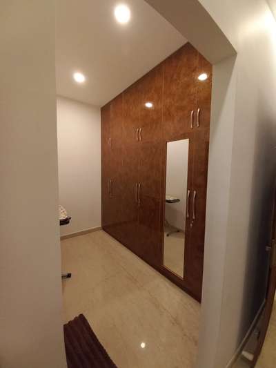 #4DoorWardrobe  #WallPutty  #SlidingDoorWardrobe  #WallDesigns  #3DoorWardrobe