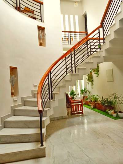 staircase with a garden


 #StaircaseDesigns  #StaircaseIdeas  #GardeningIdeas  #interiorgarden
