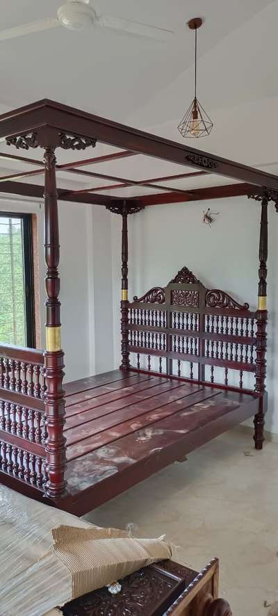 #WoodenBeds  #traditional  #teakwoodfurniture  #teakwood  #antique  #furniture   #bedhead