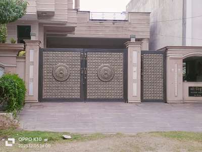 #trendingdesign 
 #morderngousedesign 
 #morden  #RetractableGates 
 #treaditional  #call_whatsapp-  #9352136709