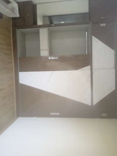 wardrobe material hdmr board
front palla  high gloss mica 1mm