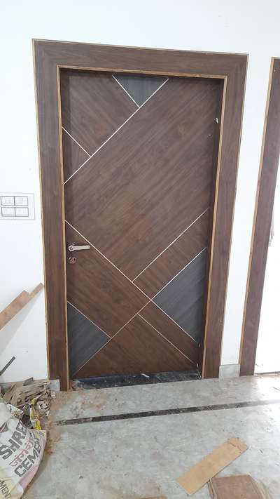Flush Door#
Wooden Door
Door with T profile