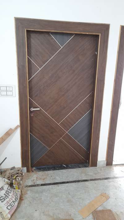 Flush Door#
Wooden Door
Door with T profile