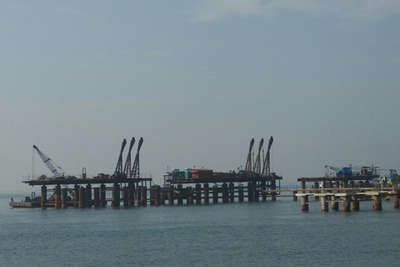 Gantry piling