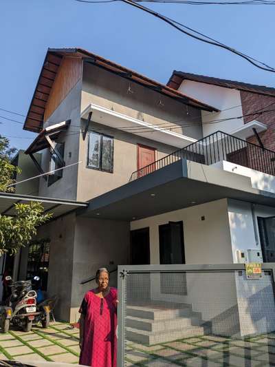 completed project @ Ernakulam  #ContemporaryHouse #ContemporaryHouse #ContemporaryDesigns #constructionsite #HouseDesigns #ContemporaryStyle #contracting #constructioncompany #HouseConstruction #CivilContractor #architecturedesigns #kerala_architecture