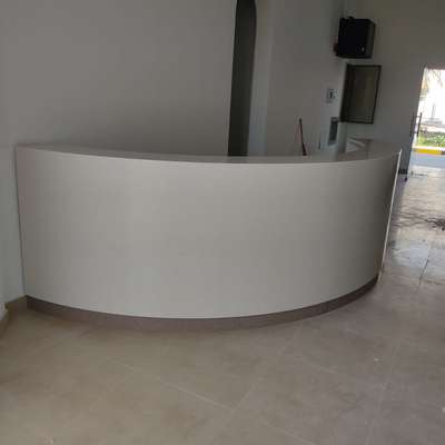 dubai court reception counter