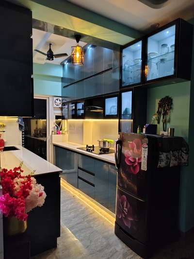 Modern Kitchen  #KitchenIdeas  #LargeKitchen  #ModularKitchen