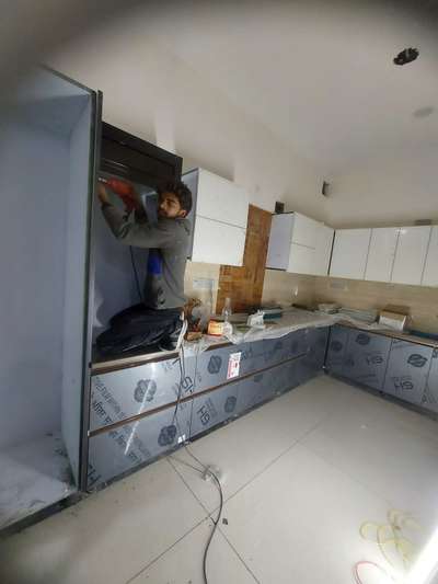 L Shape Modular Kitchen  #LShapeKitchen  #ModularKitchen  #LargeKitchen  #WoodenKitchen