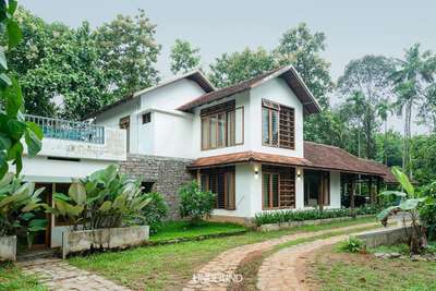 SHILA.
Residence for Mr. Bince Mathew.
Location: Kothamangalam.

Firm: POEM || People Of Earth and Matter
@peopleofearthandmatter

📸 : @outoffocus_ar