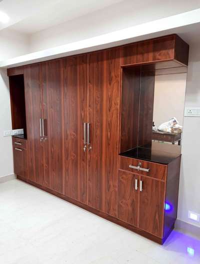 wardrobe interior
Thrissur Kerala #4DoorWardrobe  #WardrobeIdeas #KitchenIdeas  #kichen 
#InteriorDesigner  #koloapp