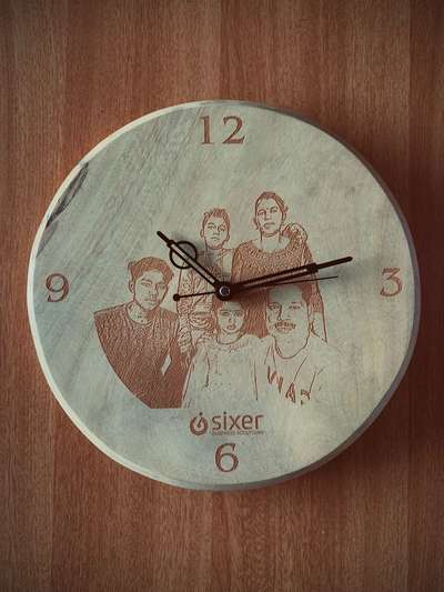 custom
engraved clocks