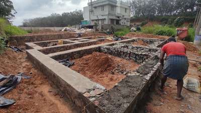 ▶️എറണാകുളം ജില്ലയിൽ തിരുവാണിയൂരിൽ 𝗠𝗿. 𝗥 𝘀𝗿𝗲𝗲𝗷𝗶𝘁𝗵 ന് വേണ്ടി നിർമ്മിക്കാൻ ഒരുങ്ങുന്ന 𝟭𝟲𝟳𝟲 സ്‌ക്വയർ ഫീറ്റ്, വീടിന്റെ തറ നിർമ്മാനത്തിനായുള്ള കരിങ്കൽ കെട്ട് വർക്കുകൾ പുരോഗമിക്കുന്ന ദൃശ്യങ്ങൾ. 🏡

▶️𝙍𝙪𝙗𝙗𝙡𝙚 𝙛𝙤𝙪𝙣𝙙𝙖𝙩𝙞𝙤𝙣 𝙬𝙤𝙧𝙠𝙨 𝙤𝙣 𝙥𝙧𝙤𝙜𝙧𝙚𝙨𝙨🏡

𝗖𝗹𝗶𝗲𝗻𝘁      : 𝗥 𝗦𝗿𝗲𝗲𝗷𝗶𝘁𝗵
𝗦𝗾𝗳𝘁          :𝟭𝟲𝟳𝟲
𝗦𝗾𝗳𝘁 𝗿𝗮𝘁𝗲 : 𝟭𝟵𝟱𝟬
𝗣𝗹𝗮𝗰𝗲       :𝗧𝗵𝗶𝗿𝘂𝘃𝗮𝗻𝗶𝘆𝘂𝗿, 𝗘𝗿𝗻𝗮𝗸𝘂𝗹𝗮𝗺
 #foundation