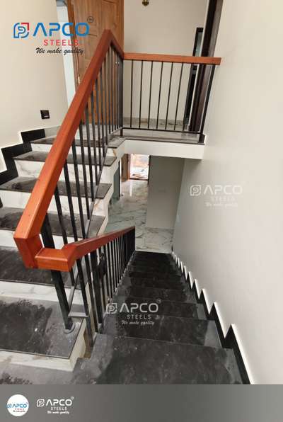 METAL AND WOOD HANDRAIL

#StaircaseHandRail