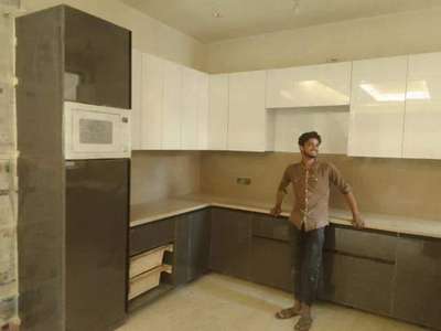 modler kitchen wood  banbane ke leye contect karein 7011334350