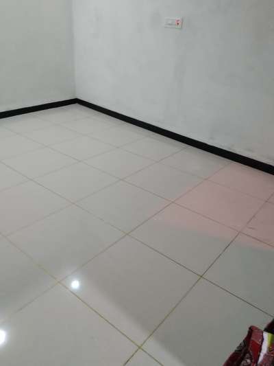 2*2 floor tiles fitting and epoxy grouting
and black sketing tone 
 #miter  #FlooringTiles  #tilse_floring  #Tiling  #WindowFrames  #grenitewindow  #miterwindow  #