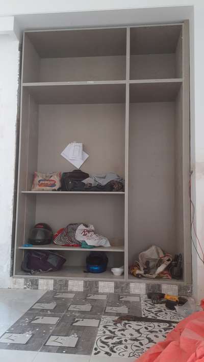 wardrobe fitter chahie labour rate per dihadi per karigar Gurgaon mein kam hai argent helper bhi 8979052664