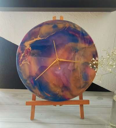 resin wall clock
ready to hang
#resinwalldecor #resincraft #resinclock