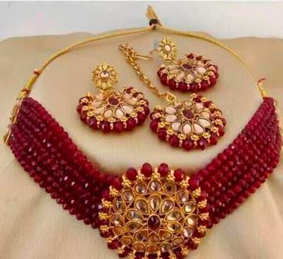 Elite Colorful Jewellery Sets
Name: Elite Colorful Jewellery Sets
Base Metal: Alloy
Plating: Gold Plated
Stone Type: Kundan
Sizing: Adjustable
Type: Choker and Earrings
Net Quantity (N): 1
Country of Origin: India