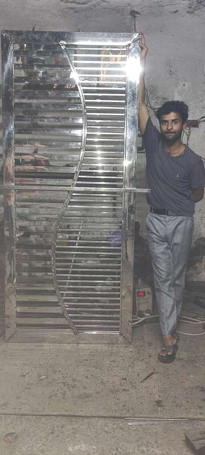 as steel gate sampark kare banwane hai to 8285562500
bismillah fabrication walding work
khureji
#steelgatedesign #biuteful #koloapp #koloviral #