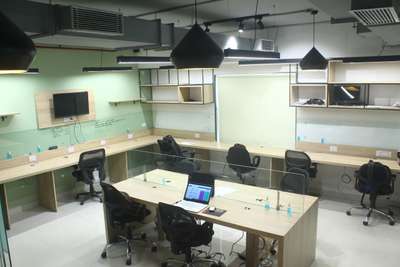 Office design 
#Completedproject #industrialdesign #moderndesign #officeinteriors #koloapp
 #exposedceiling