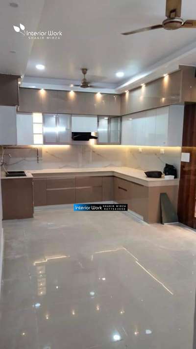 #LargeKitchen #ModularKitchen #KitchenInterior #OpenKitchnen #pantry #inotechkitchen #wadrobedesign #SlidingDoorWardrobe #tvunitdesign #modularTvunits #MasterBedroom #wallpanelling #DressingTable #All_furnitures_work_karane_ka_liye_contact_kare_90279 57097