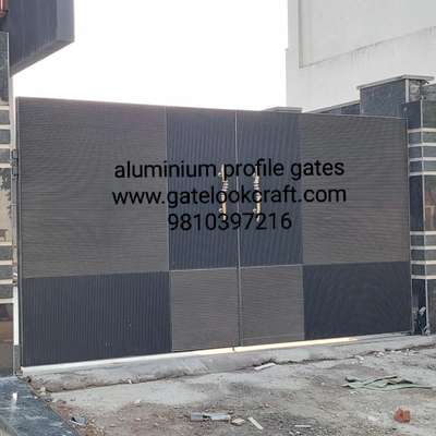 Aluminium profile gates by Hibza sterling interiors pvt ltd #gatelookcraft #aluminiumprofilegates #aluminiumpanelgates #aluminiumprofile #aluminiumclading