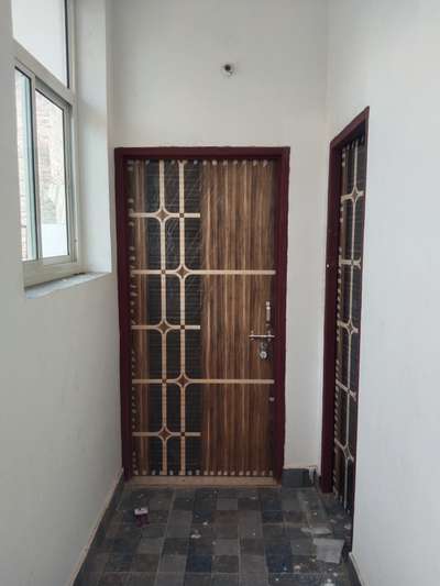 flush door with both side laminate....