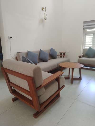 Customised living sofa

 #InteriorDesigner  #LivingroomDesigns  #livingsofa  #Pathanamthitta  #tantra  #architecturedesigns  #Architect  #woodensofa  #Woodenfurniture