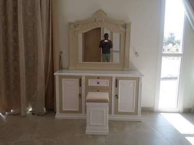 makeup mirror and table