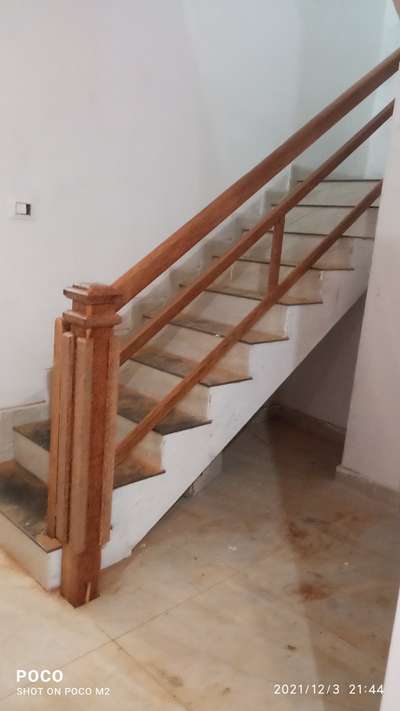 തെങ്ങിൻ തടി കൊണ്ട് ഒരു stair വർക്ക്‌