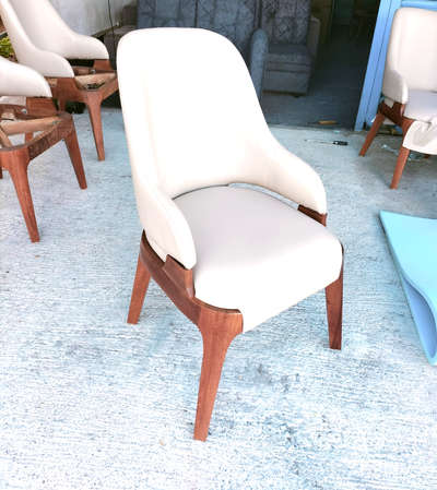 Dining chair
 9048878350