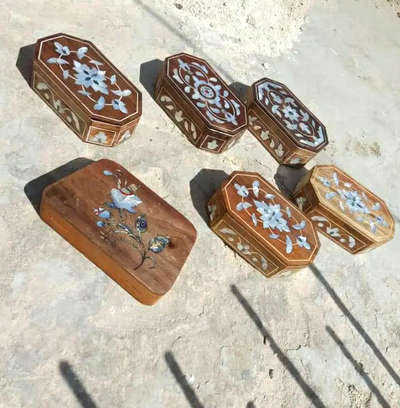 Wooden Stone Inlay Art
mother of pearl  #delhincr  #gurugram  #gurgaon  #noida  #mumbai  #banglorestone  #chennai  #goa  #kerela